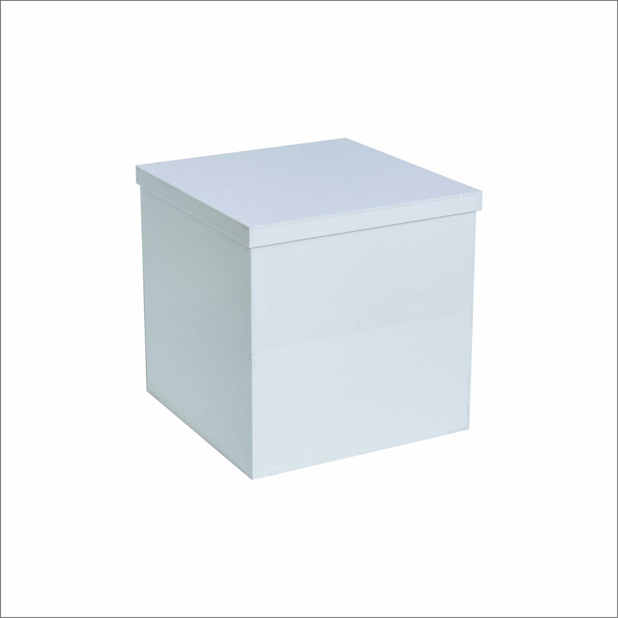 White acrylic gift box 25×25×25 CM – علبة هدايا أكريليك بيضاء