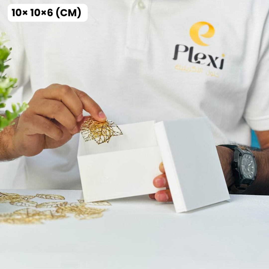 White acrylic gift box 10×10×6 CM – علبة هدايا أكريليك بيضاء