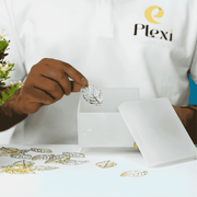 Frosted plexi box for jewelry and keepsakes – صندوق بلاكسي مات للمجوهرات والتذكارات