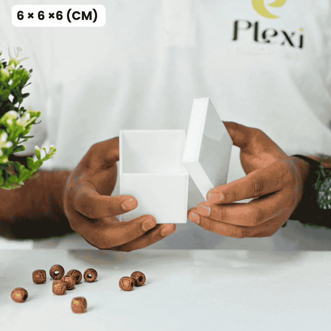 Elegant mini white acrylic display box – صندوق عرض أكريليك أبيض صغير أنيق